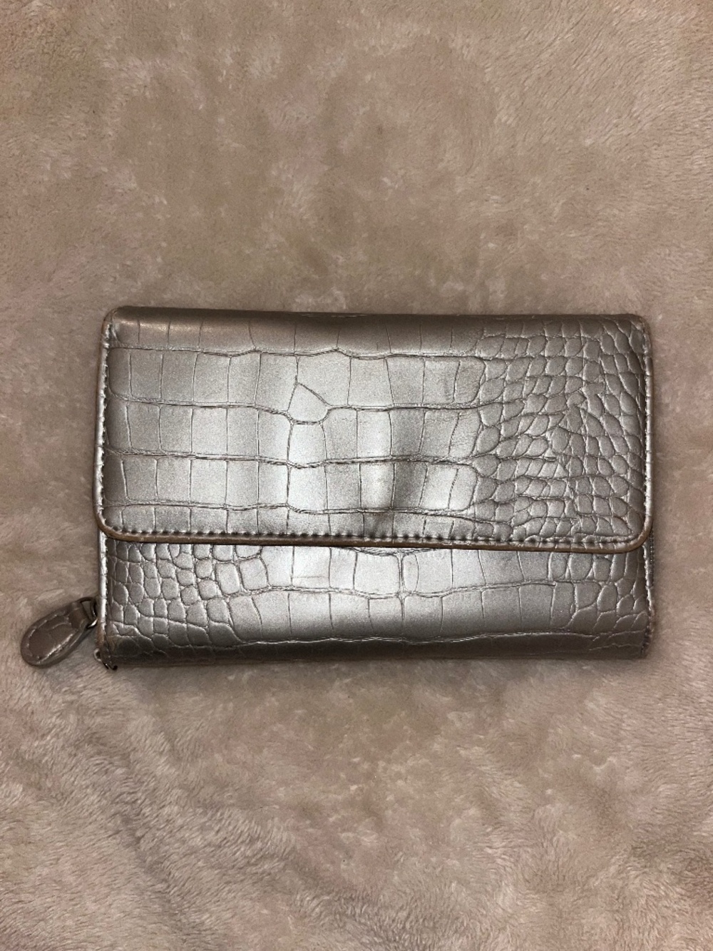 Wallet Silver - Lots of  Space for Cards, Photos, Checkbook, Cash & Change